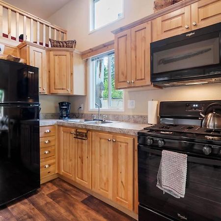 New Tiny Home Steps Away From Mt. Rainier Ashford Dış mekan fotoğraf